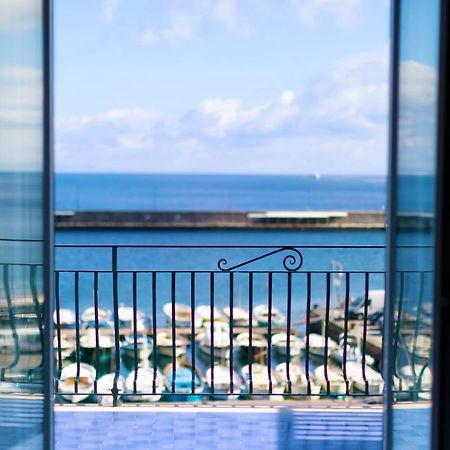 Capri Holiday Home With A Sea View ภายนอก รูปภาพ